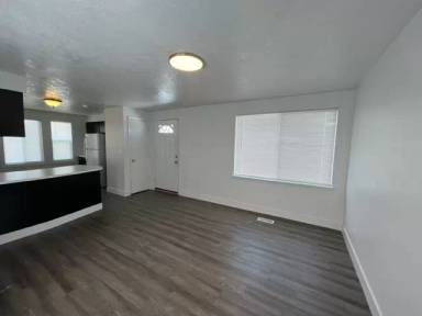 Main picture of 2717 W Regan Ave