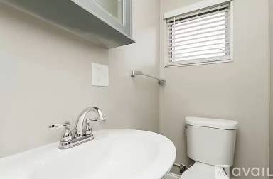 Main picture of 10000 Tulip St N
