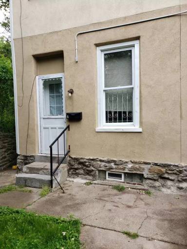 Main picture of 45 E Church Ln