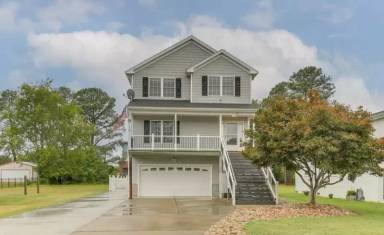 Main picture of 17 Freeman Dr