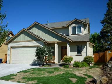 Main picture of 1501 NE Quiet Ridge Ln