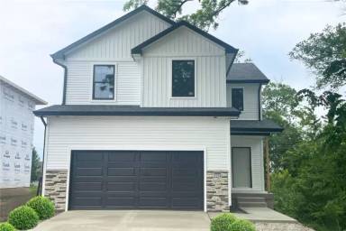 Main picture of 2229 Waller Ave