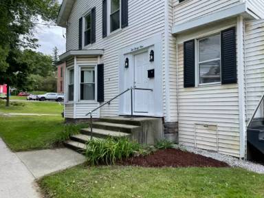 Main picture of 239 Maple St