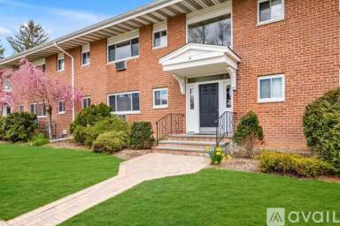 Main picture of 23 Wildwood Gdns