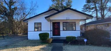 Main picture of 709 Randall St
