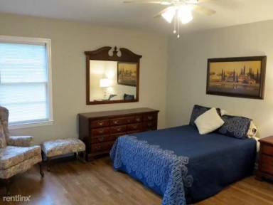 Main picture of 104 Hollis Ter NW