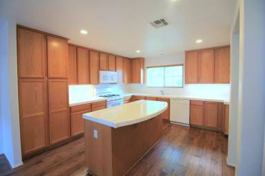 Main picture of 320 N Placer Privado