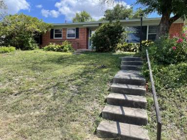 Main picture of 122 Longridge Dr