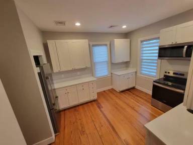 Main picture of 481 E Market St