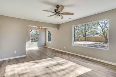 Main picture of 1830 S Washington Ave