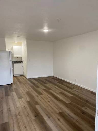 Main picture of 345 E Oregon Ave Apartments