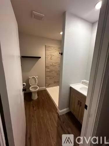Main picture of 2909 Alexander Ave