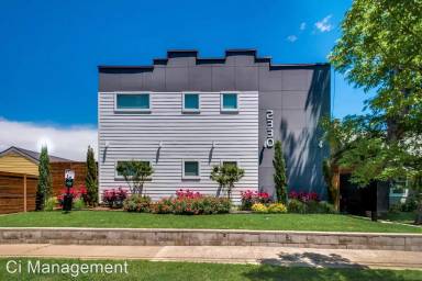 Main picture of 2330 Kirby St
