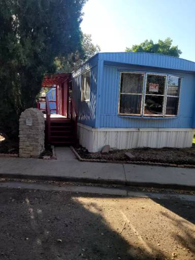 Main picture of 10 9th Ave