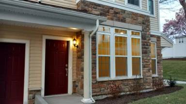 Main picture of 14 Iris Ln