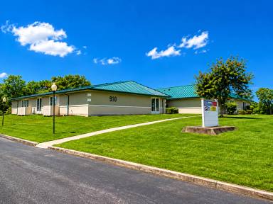 Main picture of 910 Taywood Rd