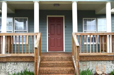 Main picture of 404 Delaware Ave