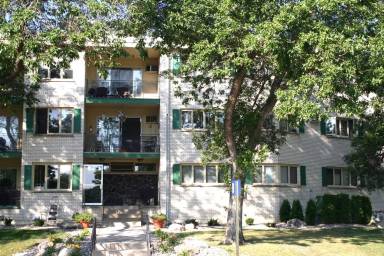 Main picture of 4440 Parklawn Ave