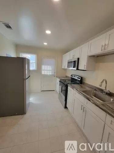 Main picture of 1311 Effingham Rd