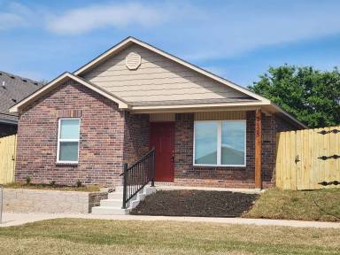 Main picture of 2428 N Raven Ln