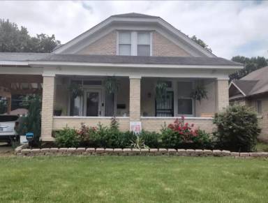 Main picture of 1367 Faxon Ave