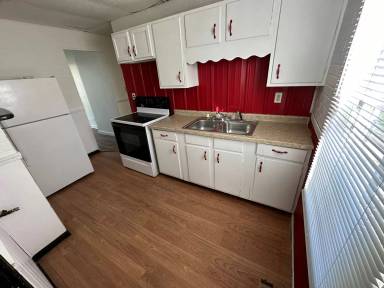 Main picture of 2647 Poplar Ave