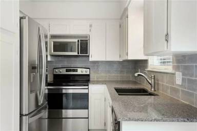 Main picture of 7914 Mullen Dr