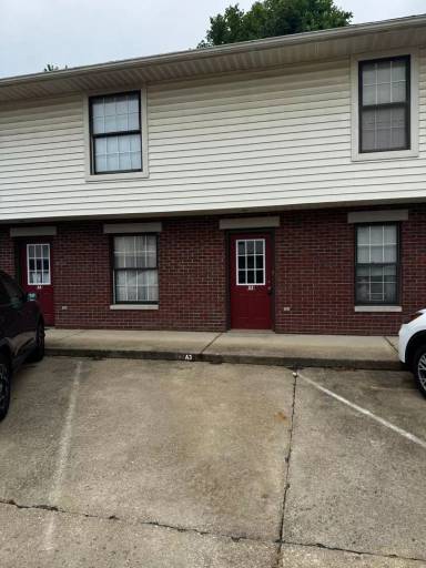 Main picture of 127 E Adams St