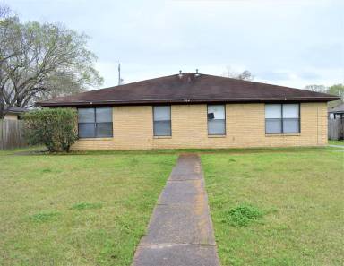 Main picture of 704 Vassar Ct