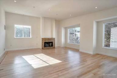 Main picture of 2200A Market St