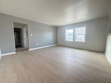 Main picture of 2400 Del Mar Ave