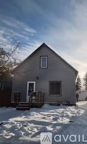 Main picture of 114 1st St