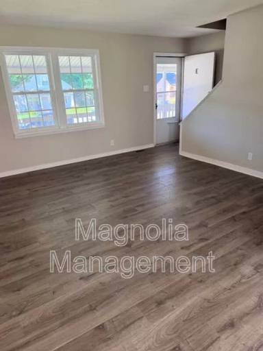 Main picture of 226 Oak St