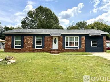Main picture of 400 Martin Cir
