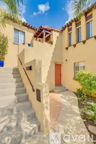 Main picture of 1250 S Point View St