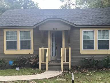 Main picture of 520 W Jones St