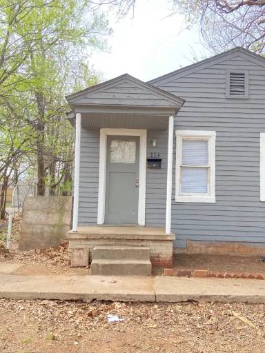 Main picture of 114 SE 40th St
