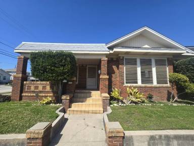 Main picture of 3828 Avenue S 1/2