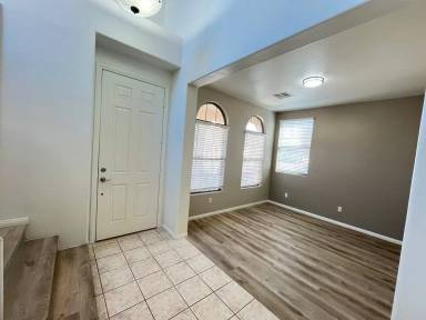 Main picture of 10445 Foggy Glen Ave
