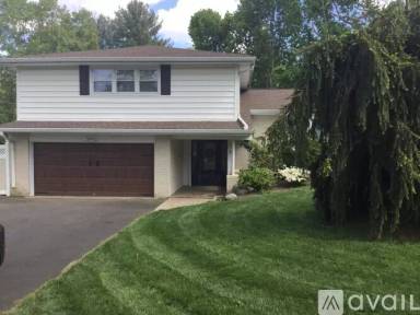 Main picture of 803 Rydal Rd