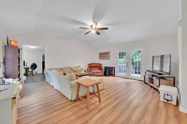 Main picture of 404 S Ash St
