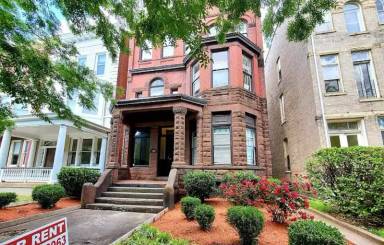 Main picture of 1020 W Franklin St