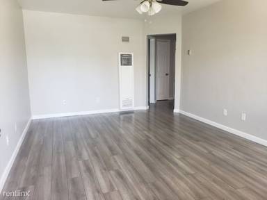 Main picture of 4708 W Point Loma Blvd