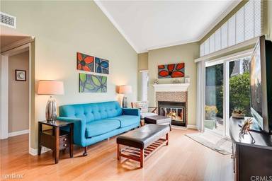 Main picture of 446 Deerfield Ave