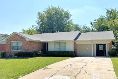 Main picture of 1221 McDonald Dr