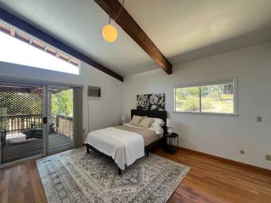 Main picture of 886 Pine View Dr