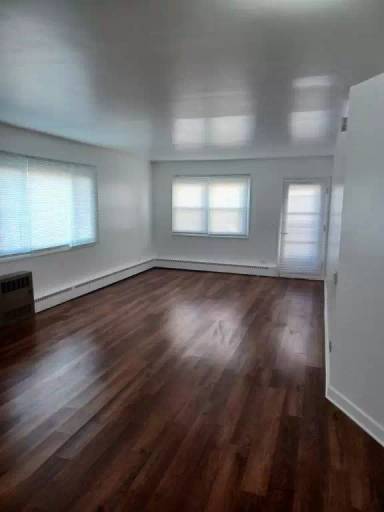 Main picture of 420 S Maple Ave