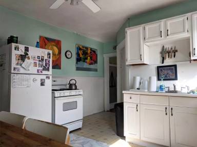 Main picture of 11 S Street Ct