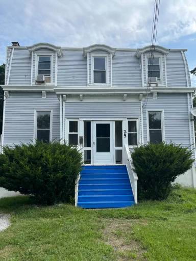 Main picture of 25 Clinton St