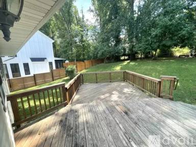 Main picture of 509 Valley Dr SE